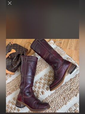 VINTAGE BURGANDY LONGHORN BOOTS ** see photos